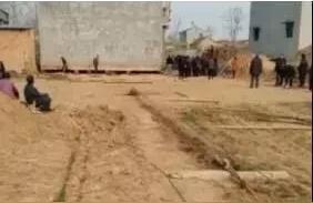 樓房平移-河南農(nóng)民為給國道讓路花9萬元平移3層樓房引熱議