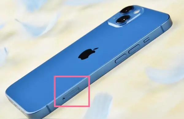 iphone如何裝卡-iPhone安裝完系統后怎么安裝sim卡