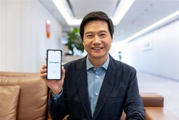 雷軍：小米14越級(jí)對(duì)標(biāo)iPhone 15 Pro 小米14 Pro更強(qiáng)